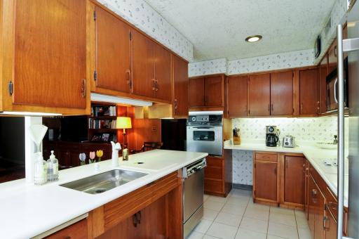 381 West Onwentsia Road Lake Forest, IL 60045 - Photo 5 of 10