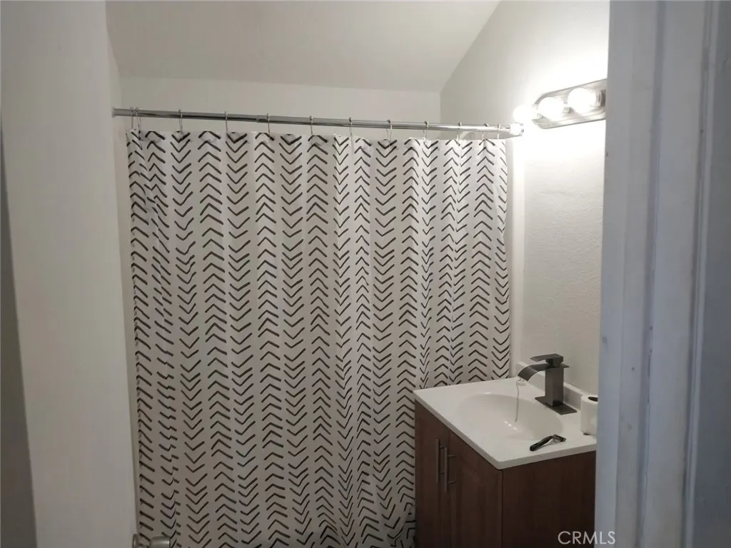 405 North 3rd Avenue Barstow, CA 92311 - Photo 3 of 4