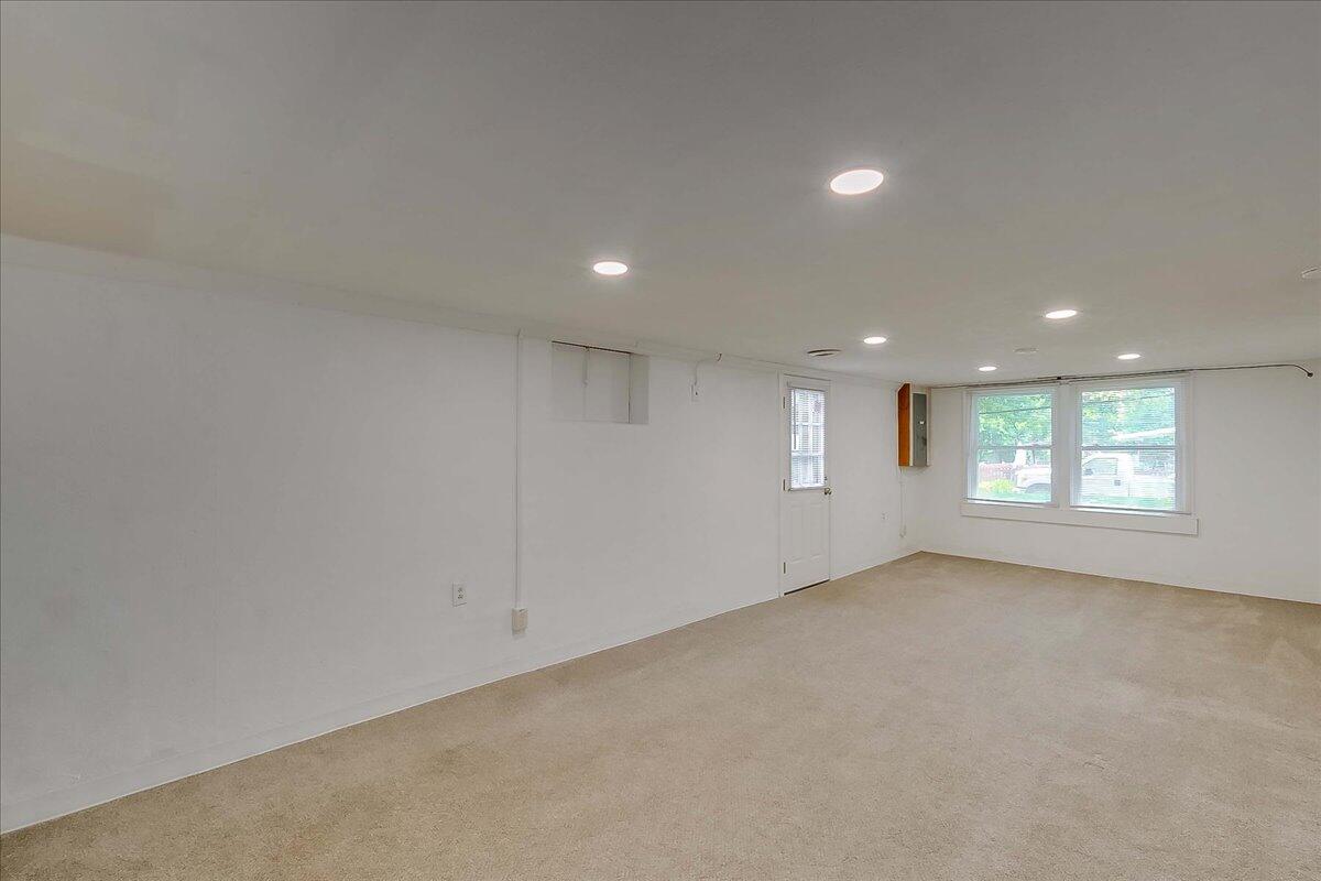 3927 Royster Road Lexington, KY 40516 - Photo 35 of 53 37-2-34