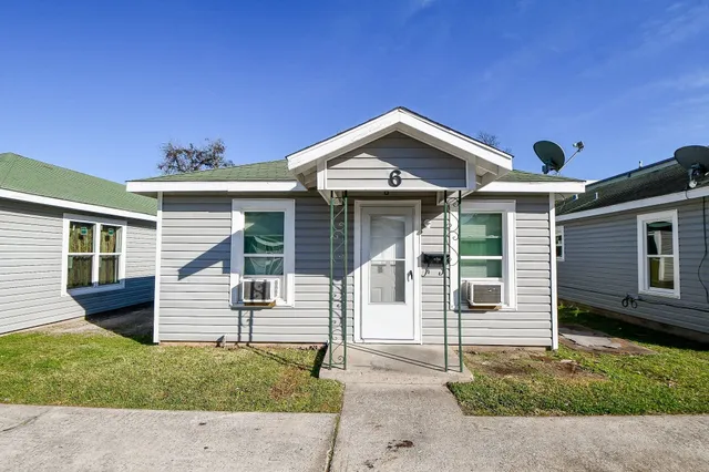 $900 | 5000 Noble Street, Unit 6, Houston, TX 77020