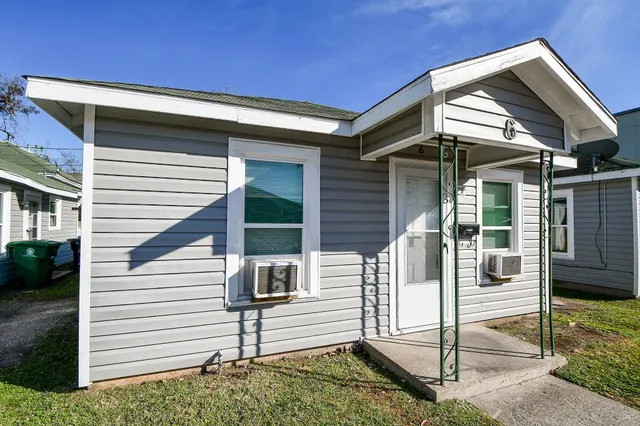 $900 | 5000 Noble Street, Unit 6, Houston, TX 77020