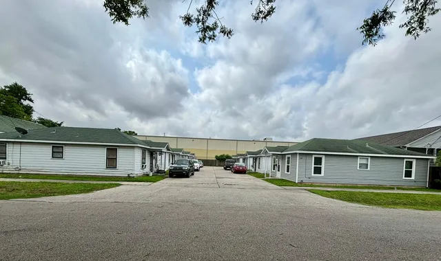 $900 | 5000 Noble Street, Unit 6, Houston, TX 77020