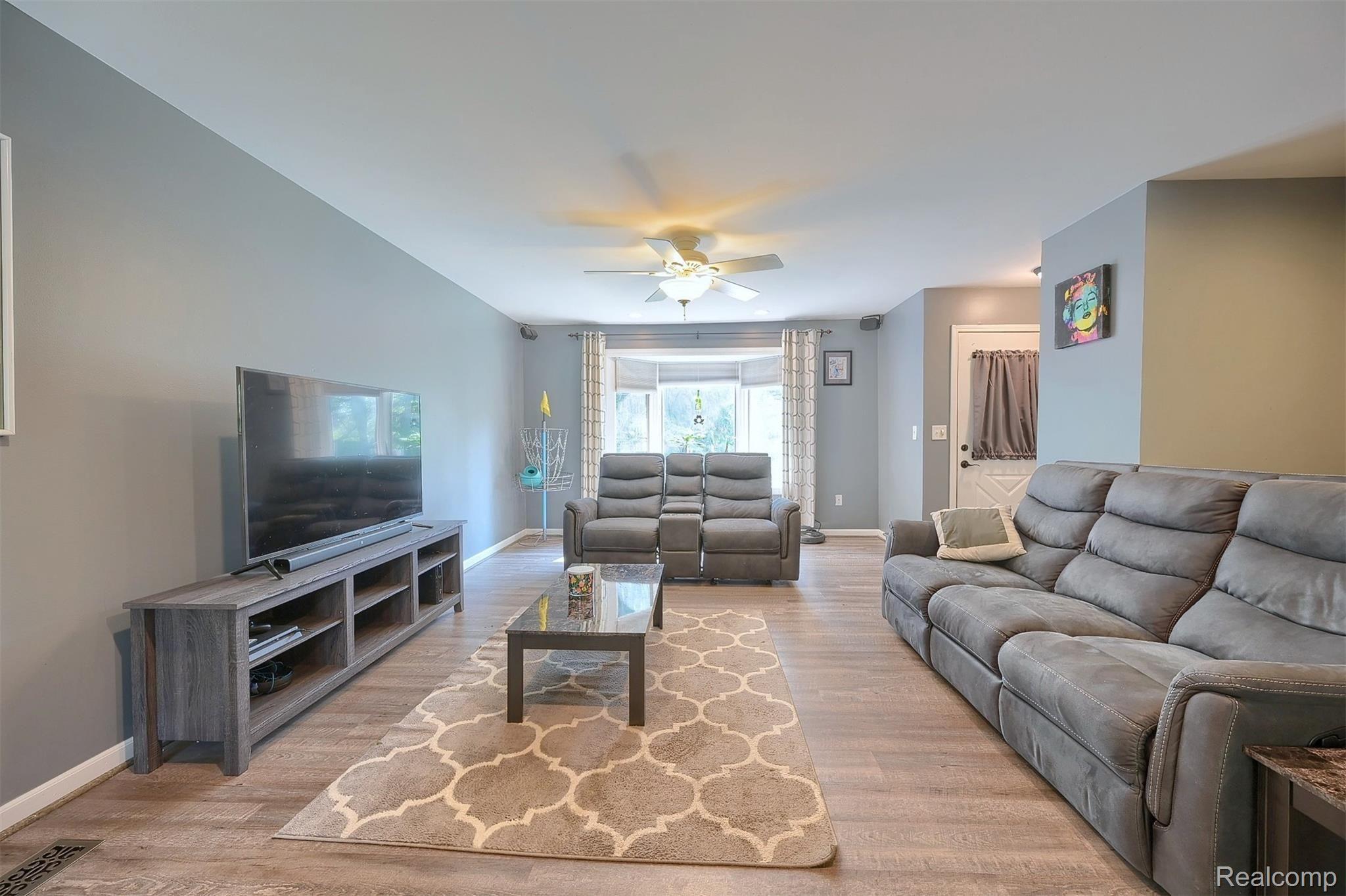 3805 Benstein Road Commerce Township, MI 48382 - Photo 5 of 28 5-Great-Room.jpg
