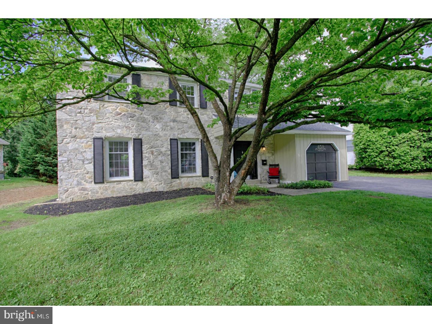 450 Doe Run Lane Springfield, PA 19064 - Photo 1 of 25 Exterior Front