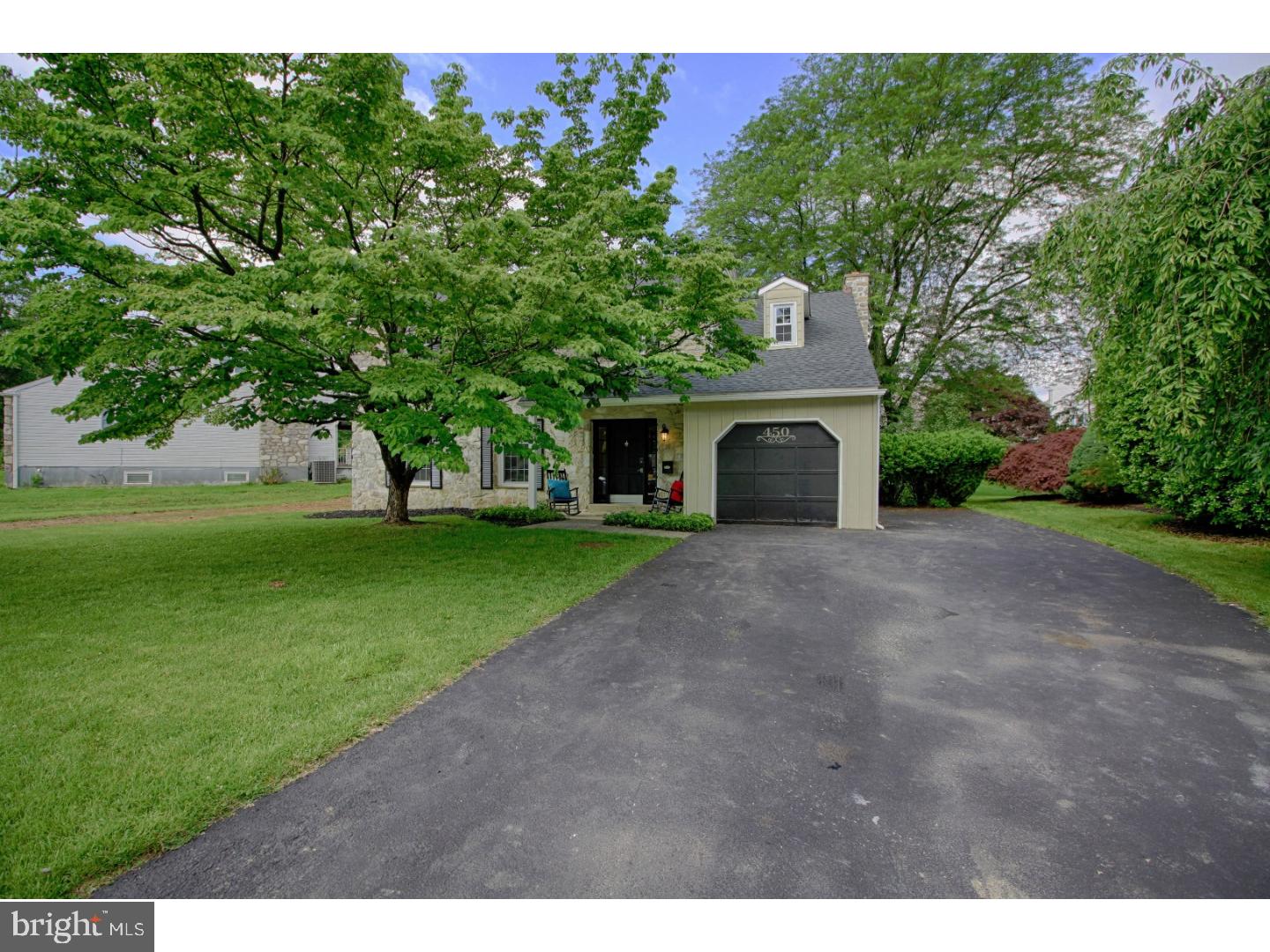 450 Doe Run Lane Springfield, PA 19064 - Photo 2 of 25 Exterior Front