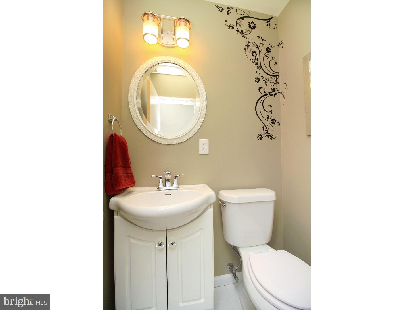 450 Doe Run Lane Springfield, PA 19064 - Photo 11 of 25 Half Bath