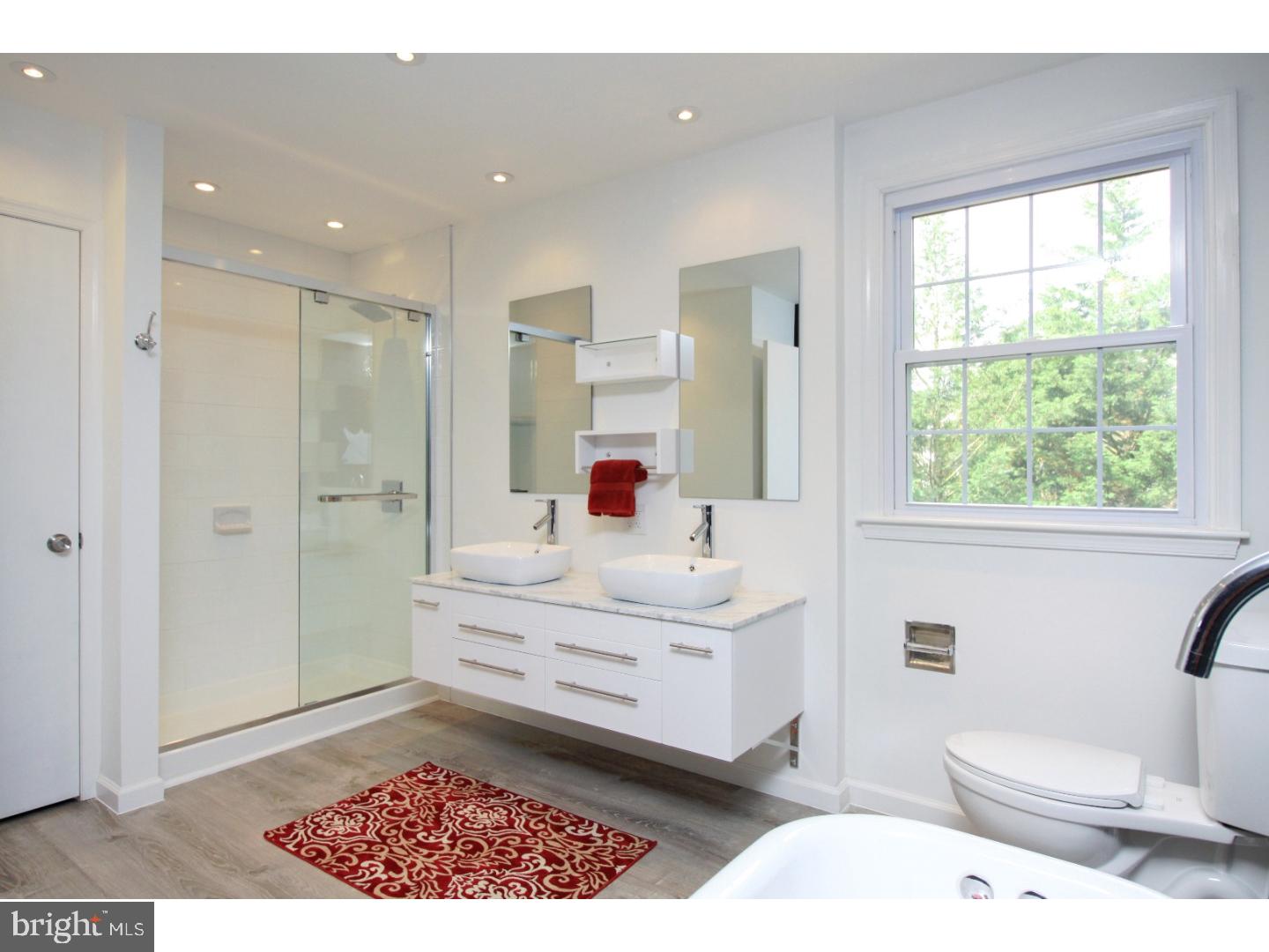 450 Doe Run Lane Springfield, PA 19064 - Photo 14 of 25 Master Bathroom