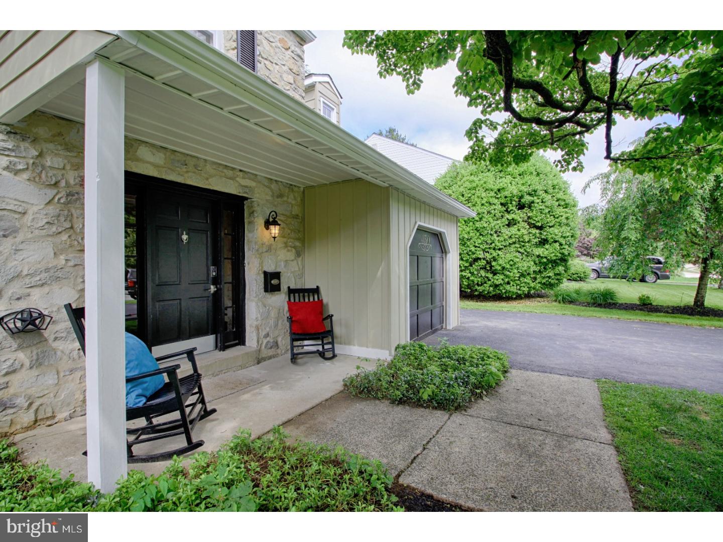 450 Doe Run Lane Springfield, PA 19064 - Photo 3 of 25 Porch