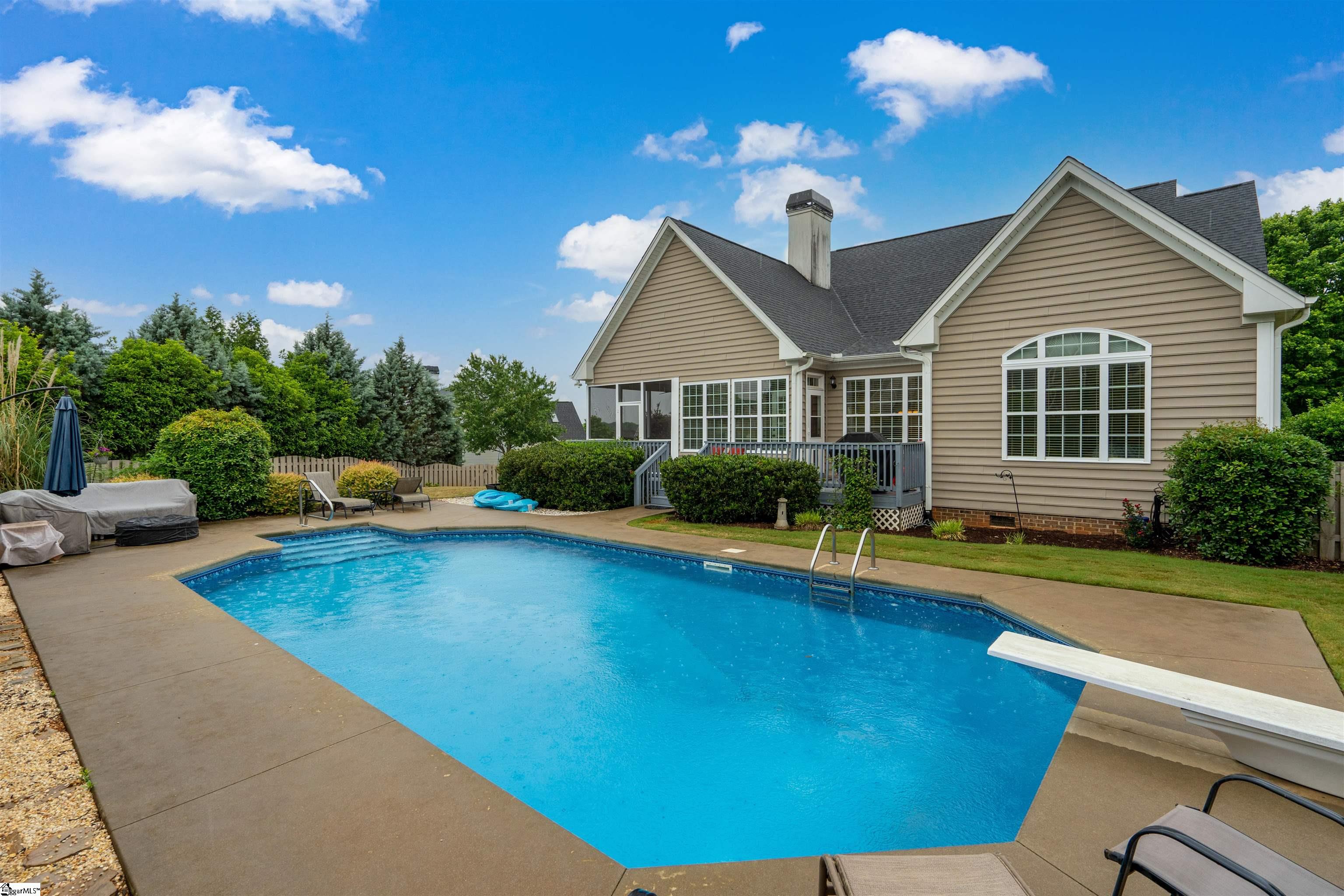 17 Aldgate Way Greer, SC 29650 - Photo 4 of 36 Gallery Image 4