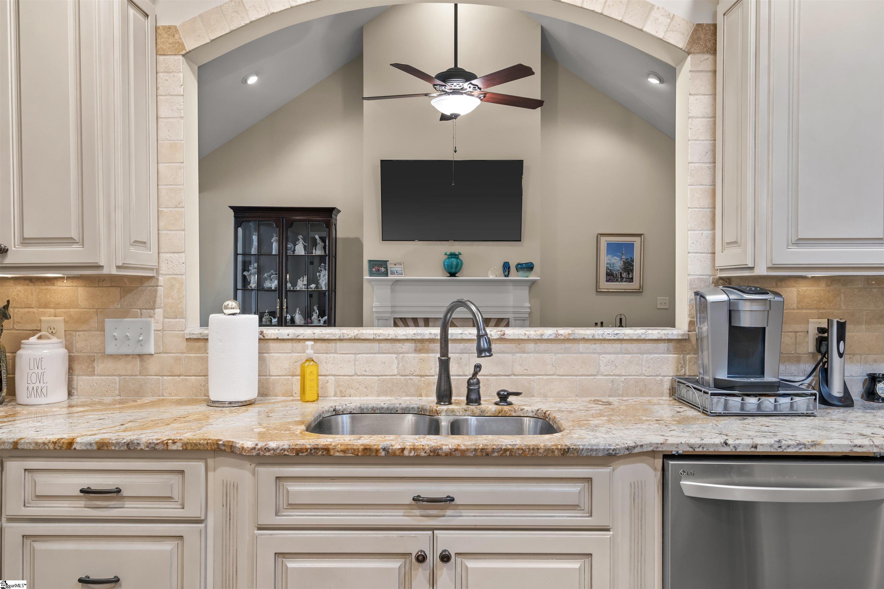 17 Aldgate Way Greer, SC 29650 - Photo 7 of 36 Gallery Image 7