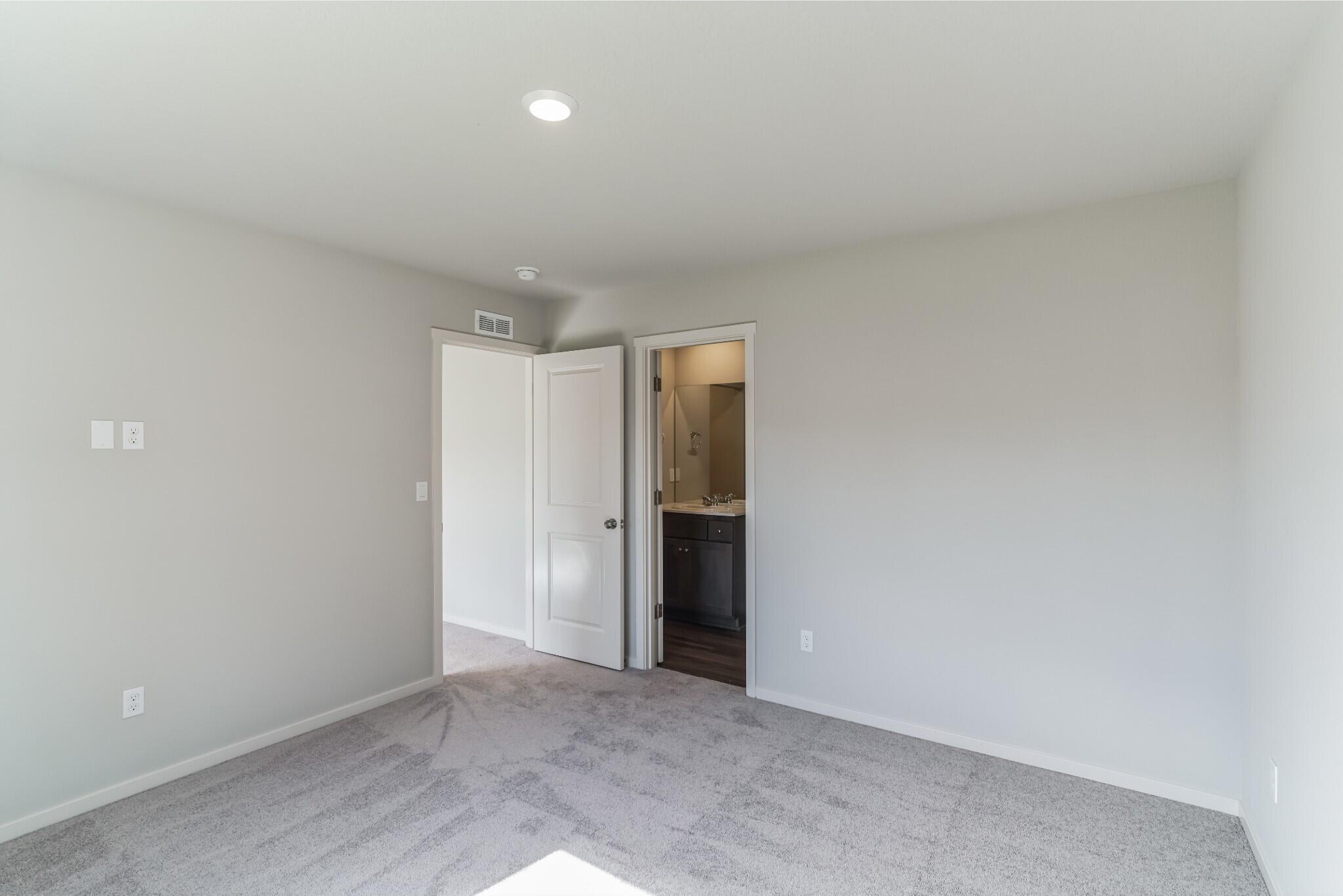 754 Northeast Rickenbacker Road Madras, OR 97741 - Photo 28 of 30 29. POR_FranklinGrove_Pic_Alderwood_16