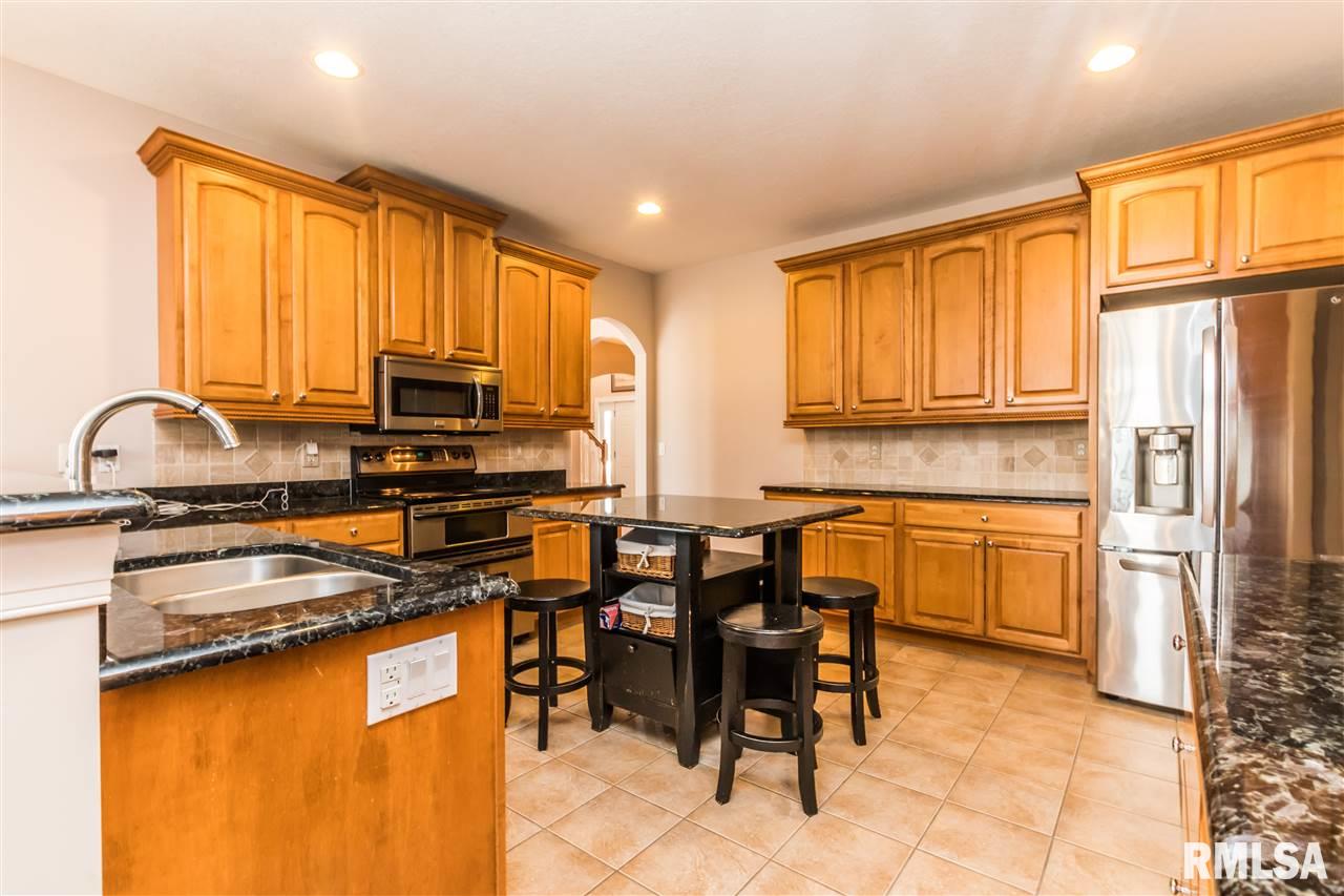 1709 Oak Ridge Washington, IL 61571 - Photo 11 of 36 Gallery Image 11