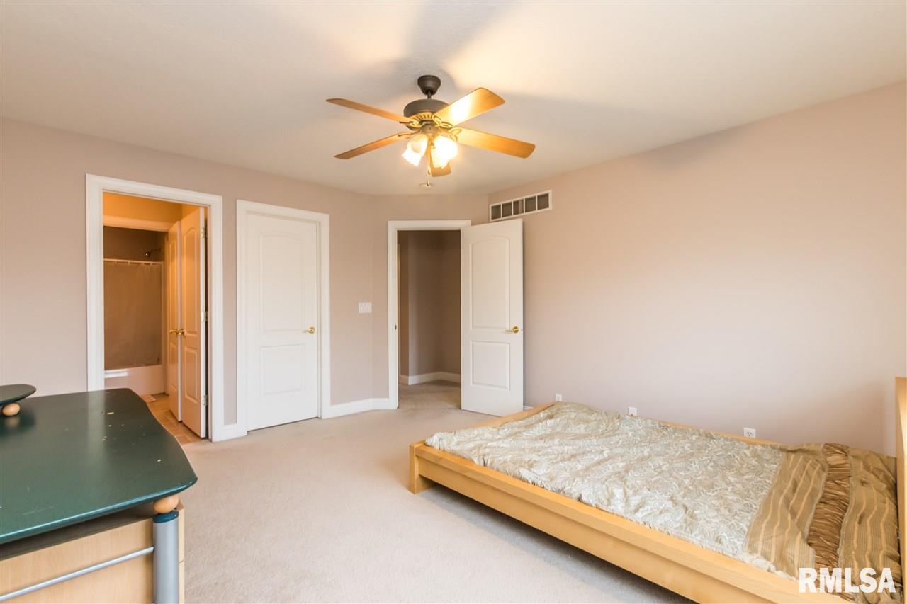 1709 Oak Ridge Washington, IL 61571 - Photo 23 of 36 Gallery Image 23