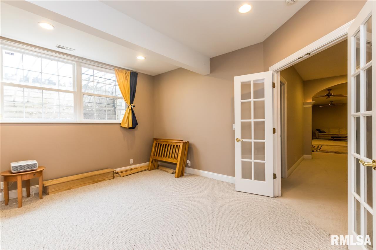 1709 Oak Ridge Washington, IL 61571 - Photo 31 of 36 Gallery Image 31