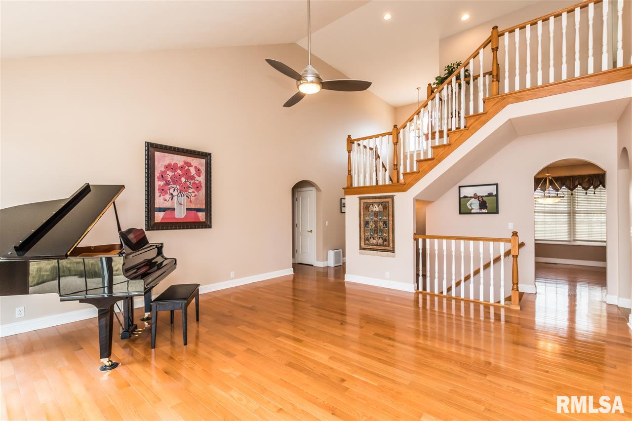 1709 Oak Ridge Washington, IL 61571 - Photo 8 of 36 Gallery Image 8