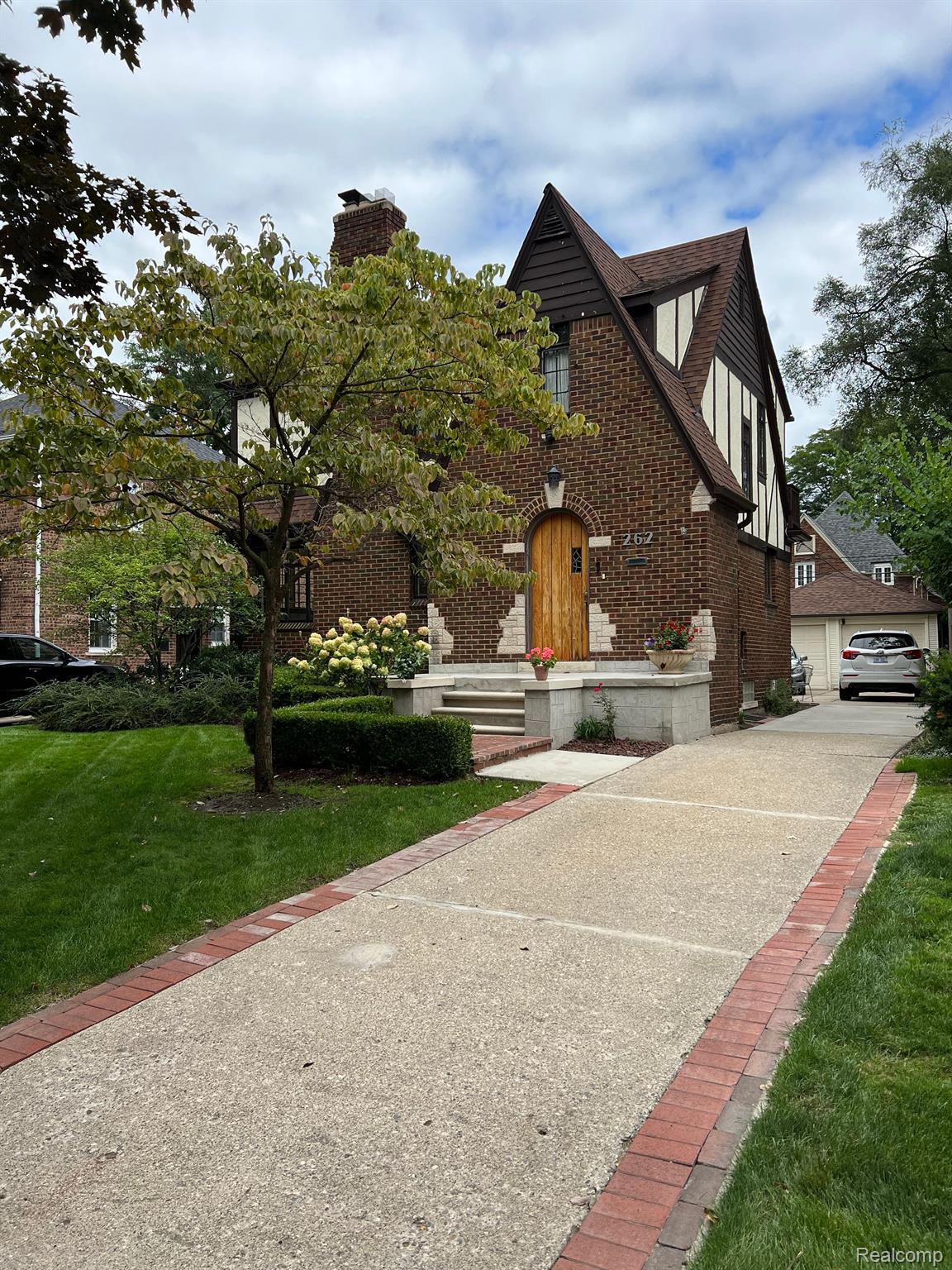262 Fisher Road Grosse Pointe, MI 48230 - Photo 1 of 47 Gallery Image 1