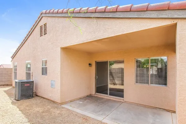 $1,950 | 2627 South 84th Glen, Tolleson, AZ 85353