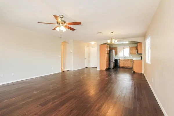 $1,950 | 2627 South 84th Glen, Tolleson, AZ 85353