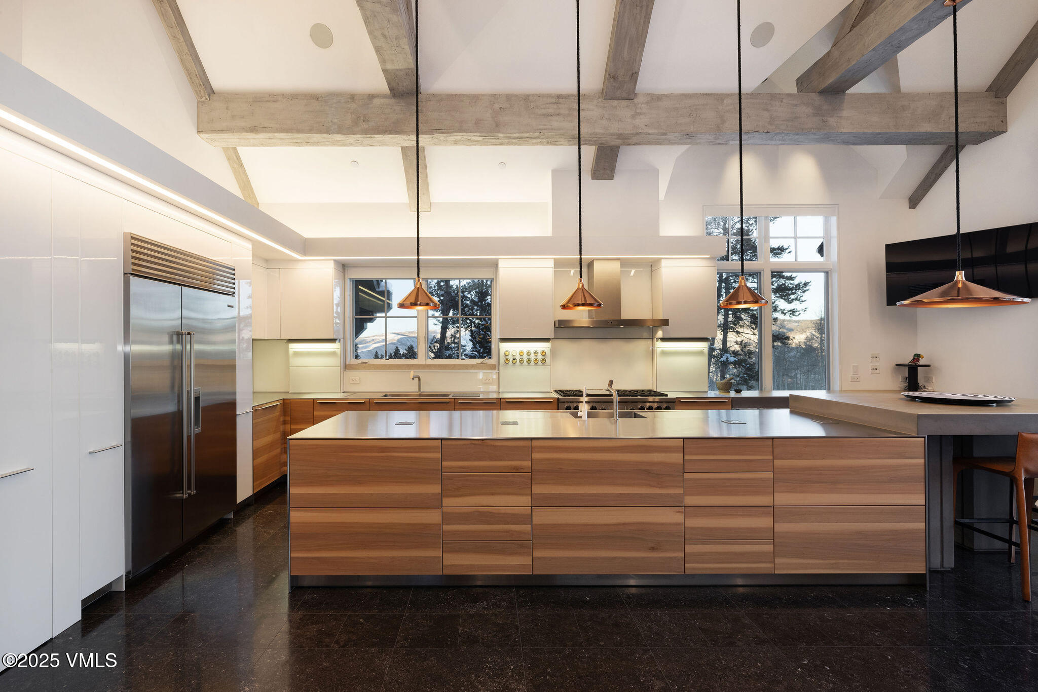 2584 Daybreak Ridge Road Avon, CO 81620 - Photo 20 of 53 2584_daybreak_ridge_interior_kitchen