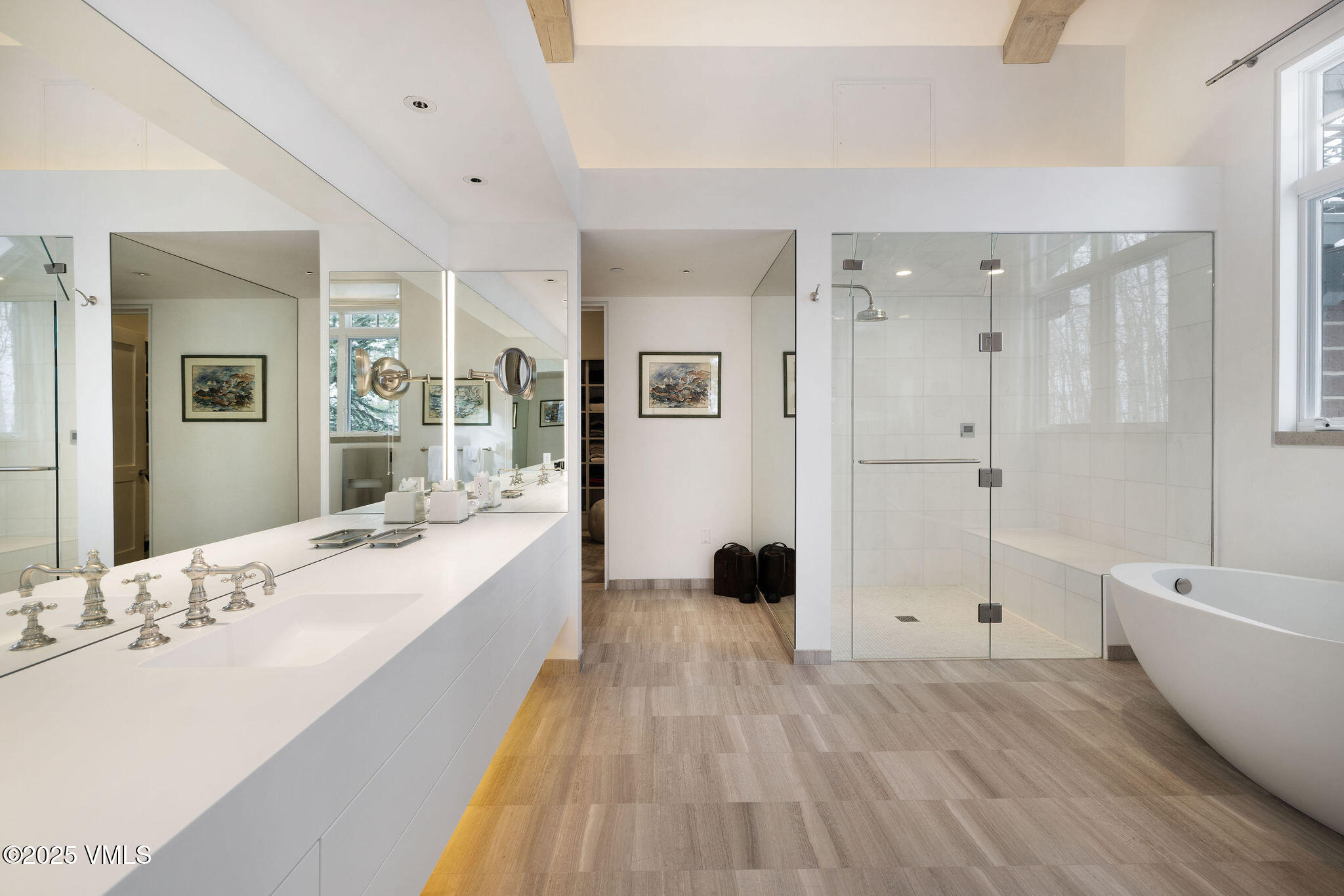 2584 Daybreak Ridge Road Avon, CO 81620 - Photo 25 of 53 2584_daybreak_ridge_interior_primary_bat