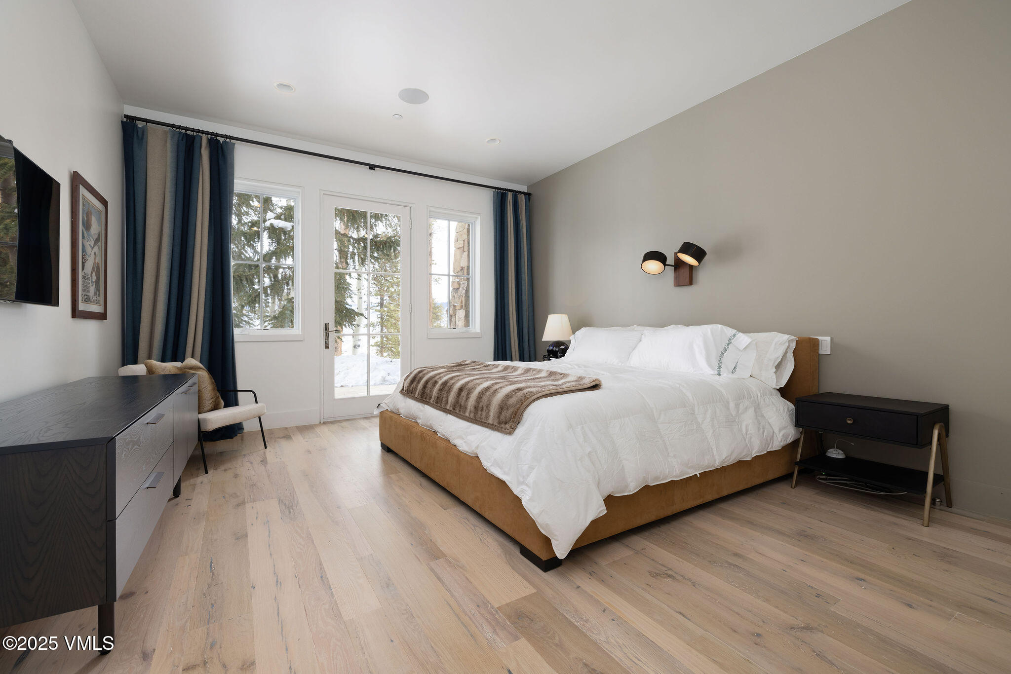 2584 Daybreak Ridge Road Avon, CO 81620 - Photo 41 of 53 2584_daybreak_ridge_interior_bed03