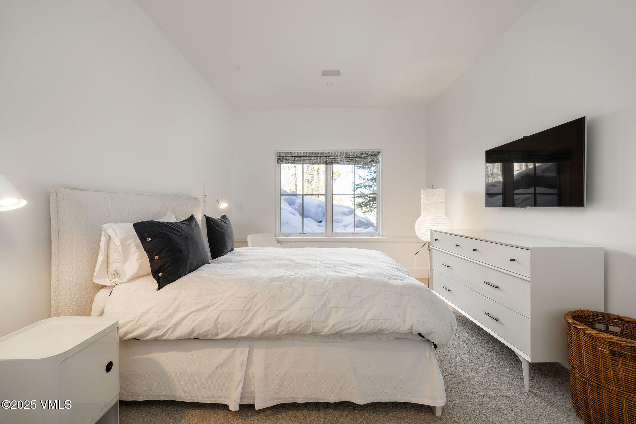 2584 Daybreak Ridge Road Avon, CO 81620 - Photo 44 of 53 2584_daybreak_ridge_interior_bed02