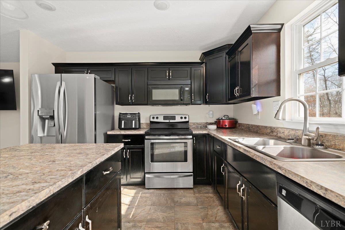 570 Kentmoor Farm Road Madison Heights, VA 24572 - Photo 11 of 38