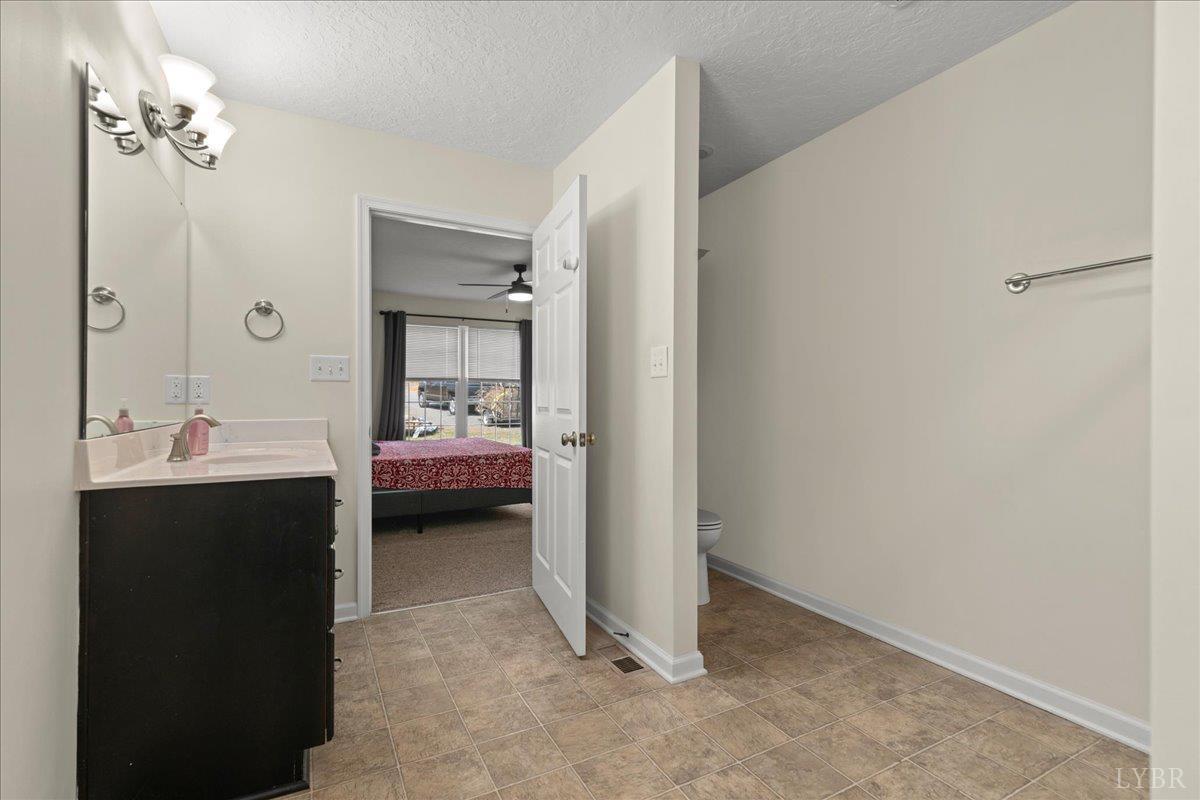 570 Kentmoor Farm Road Madison Heights, VA 24572 - Photo 16 of 38