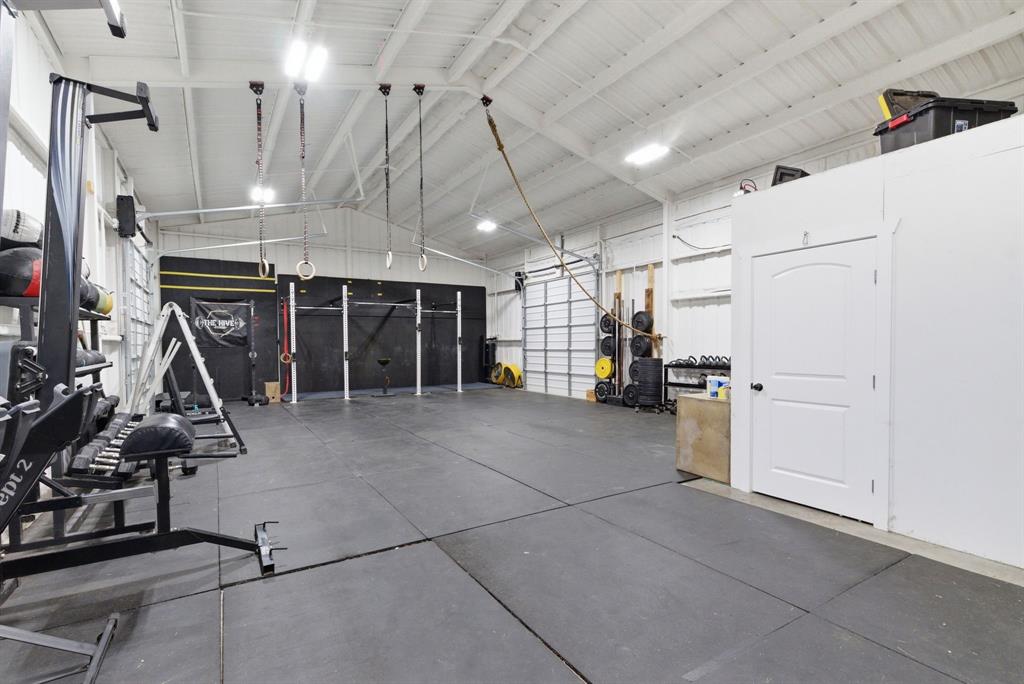 4600 B Old Brock Road Weatherford, TX 76087 - Photo 7 of 40 View of garage