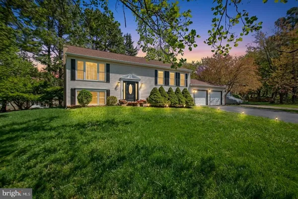 $814,000 | 10217 McKean Court, Great Falls, VA 22066