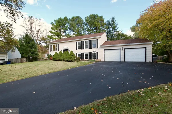 $814,000 | 10217 McKean Court, Great Falls, VA 22066