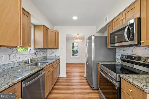 $814,000 | 10217 McKean Court, Great Falls, VA 22066