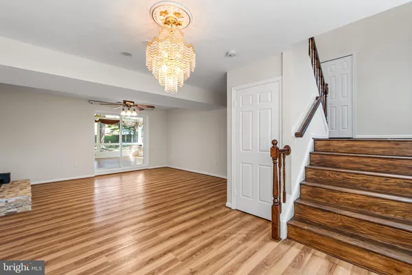 $814,000 | 10217 McKean Court, Great Falls, VA 22066