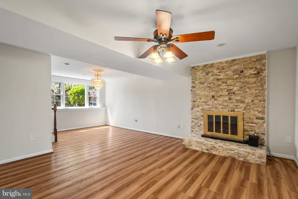 $814,000 | 10217 McKean Court, Great Falls, VA 22066