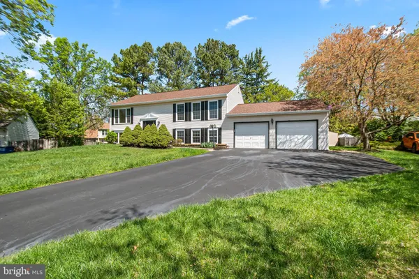 $814,000 | 10217 McKean Court, Great Falls, VA 22066