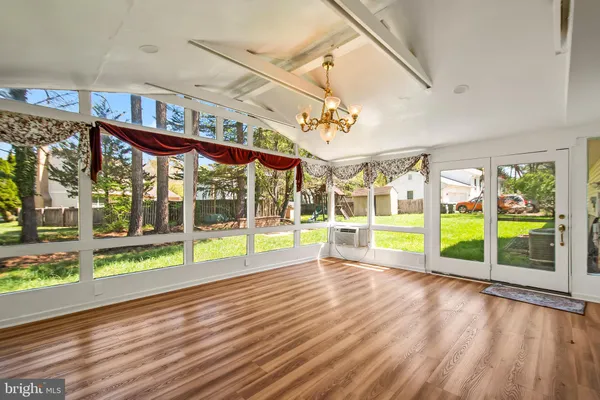 $814,000 | 10217 McKean Court, Great Falls, VA 22066