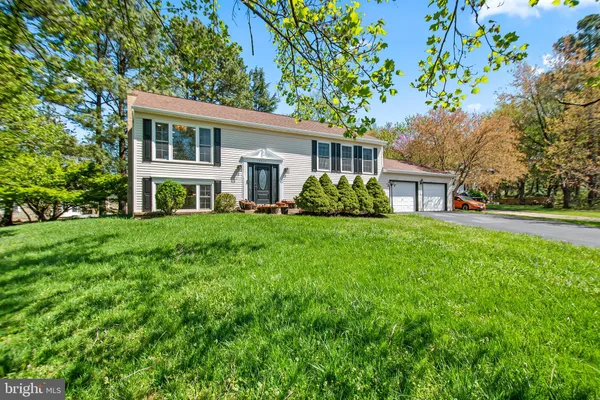 $814,000 | 10217 McKean Court, Great Falls, VA 22066