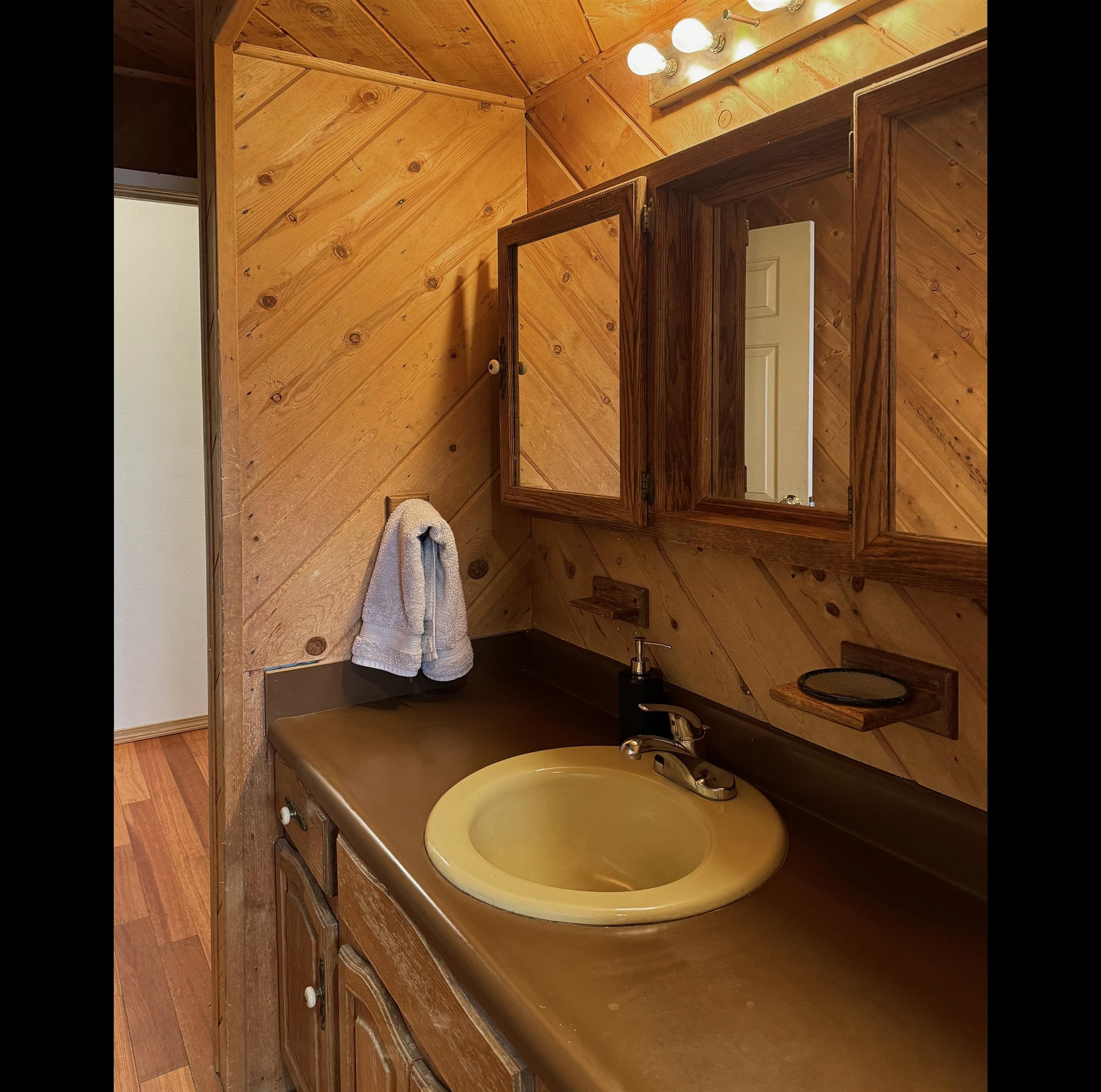 135 Mt Jackson Road Bridgeport, CA 93517 - Photo 16 of 33 Gallery Image 16