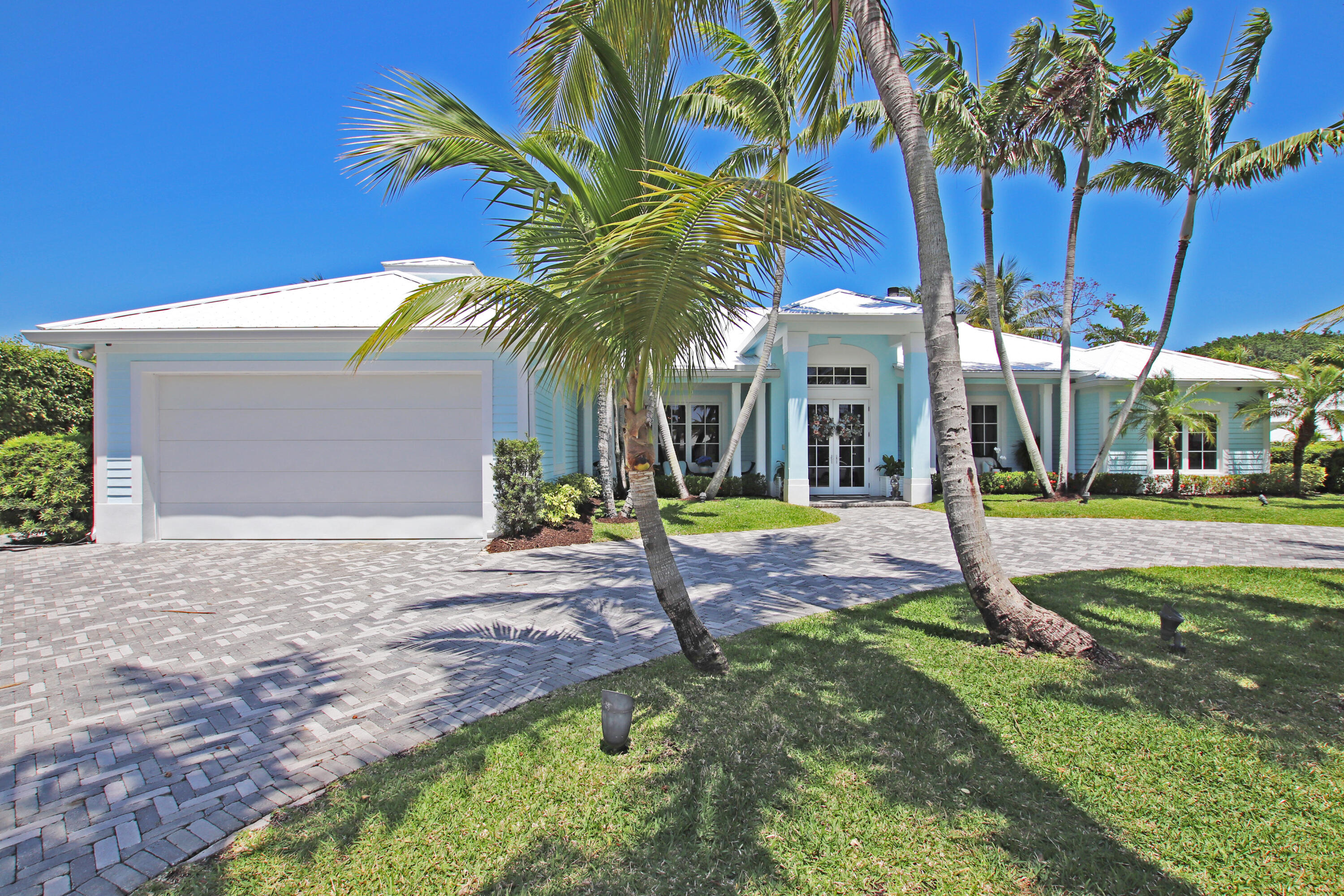 11 Bunker Place Tequesta, FL 33469 - Photo 2 of 43 11 Bunker Pl
