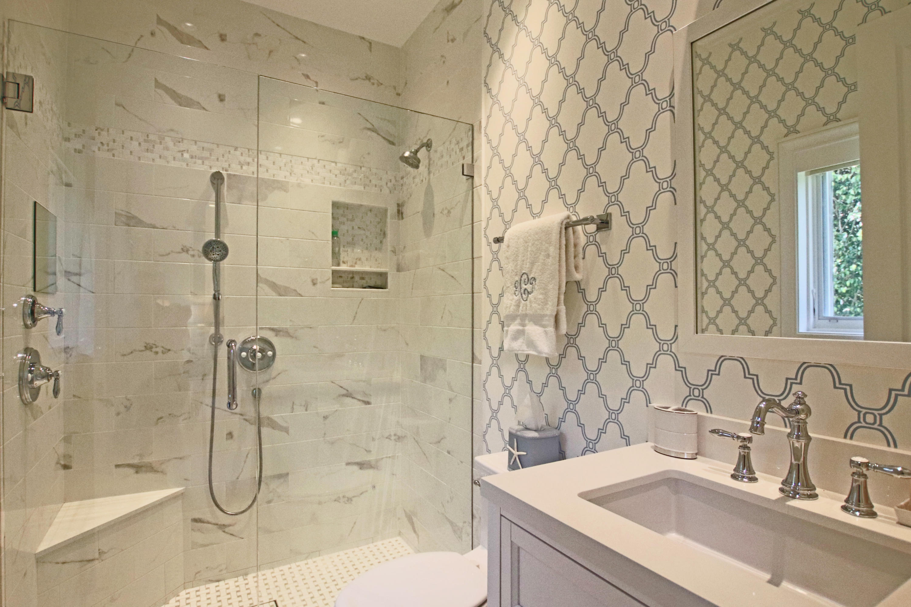 11 Bunker Place Tequesta, FL 33469 - Photo 28 of 43 Bathroom 2 IMG_1520