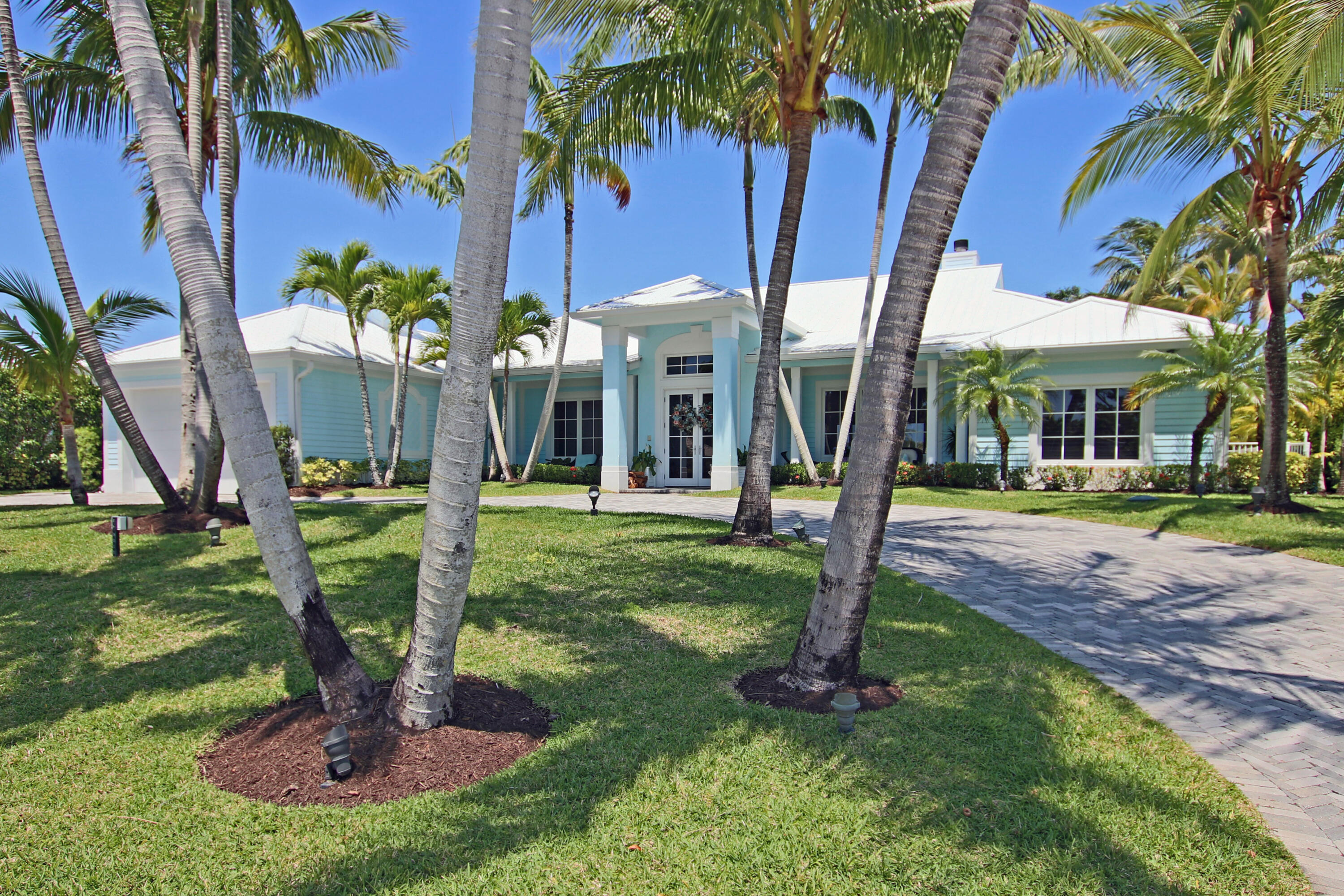 11 Bunker Place Tequesta, FL 33469 - Photo 3 of 43 Front IMG_1482