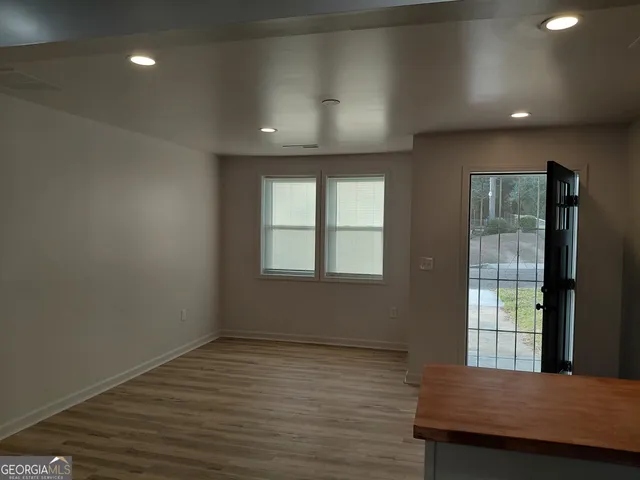 $1,220 | 344 Blossom Avenue, Macon, GA 31204