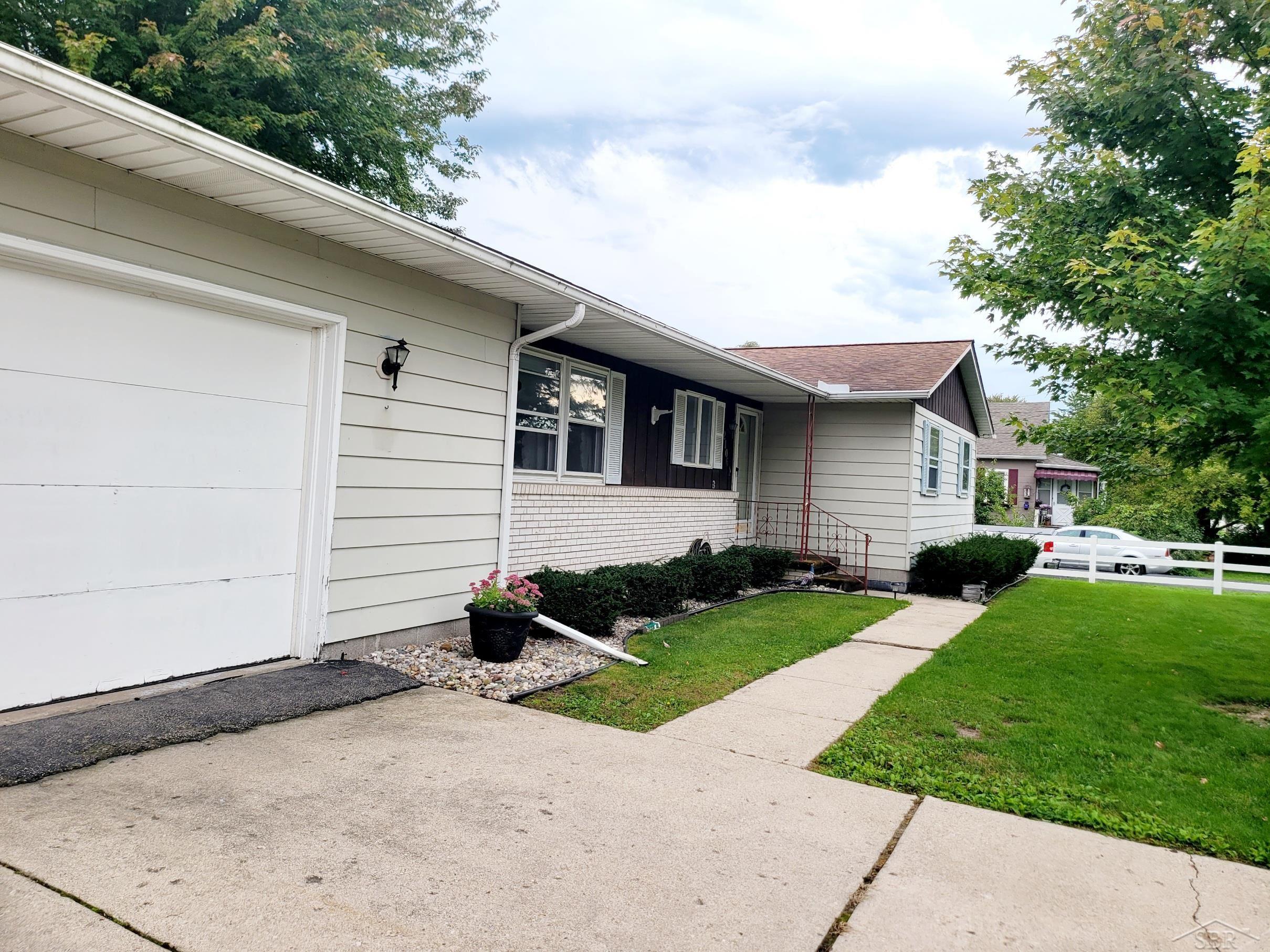 2106 Cass Avenue Road Bay City, MI 48708 - Photo 41 of 42 50091722-41.JPG