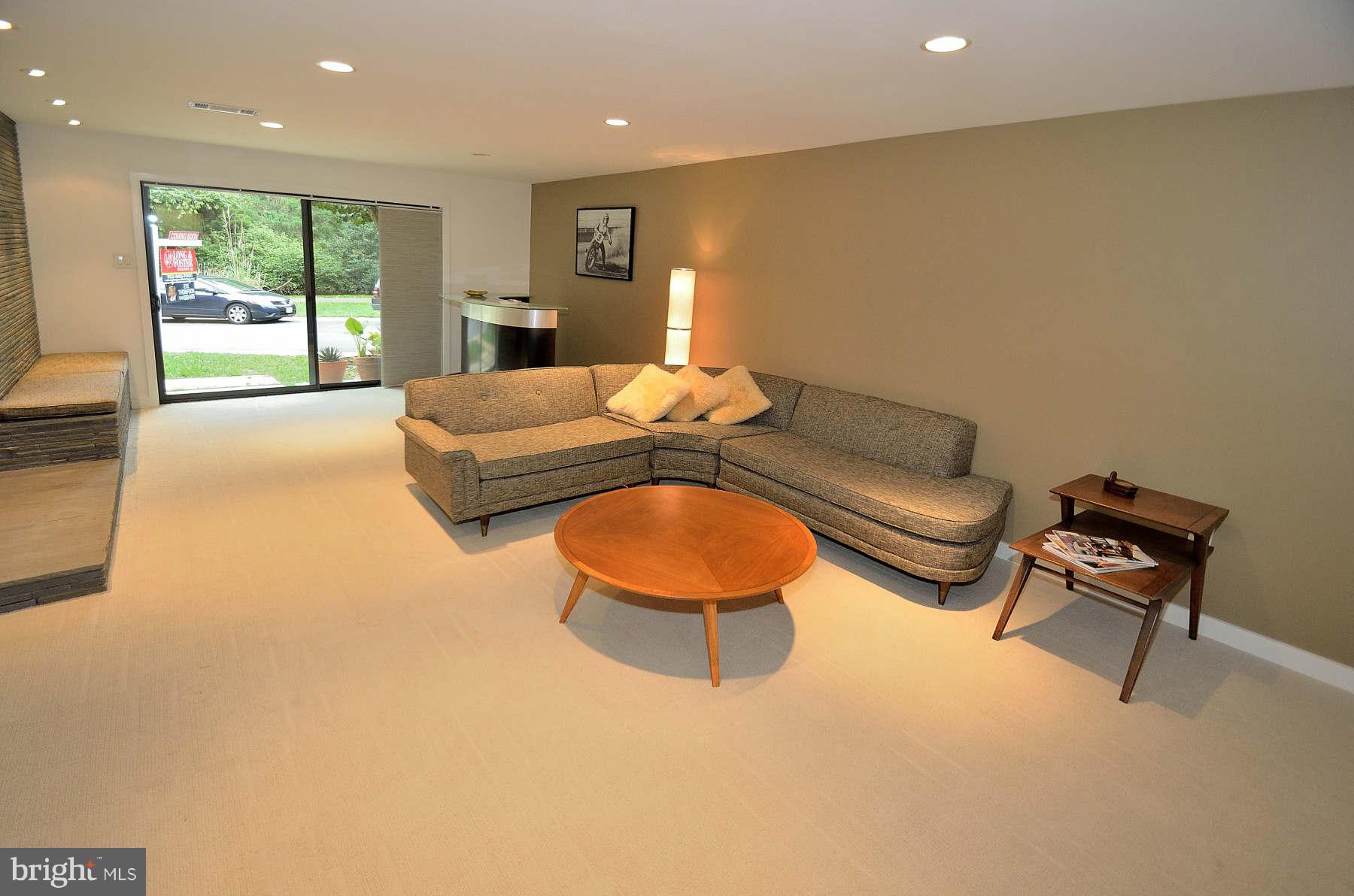 11528 Sunder Court Reston, VA 20190 - Photo 15 of 25 Family Room