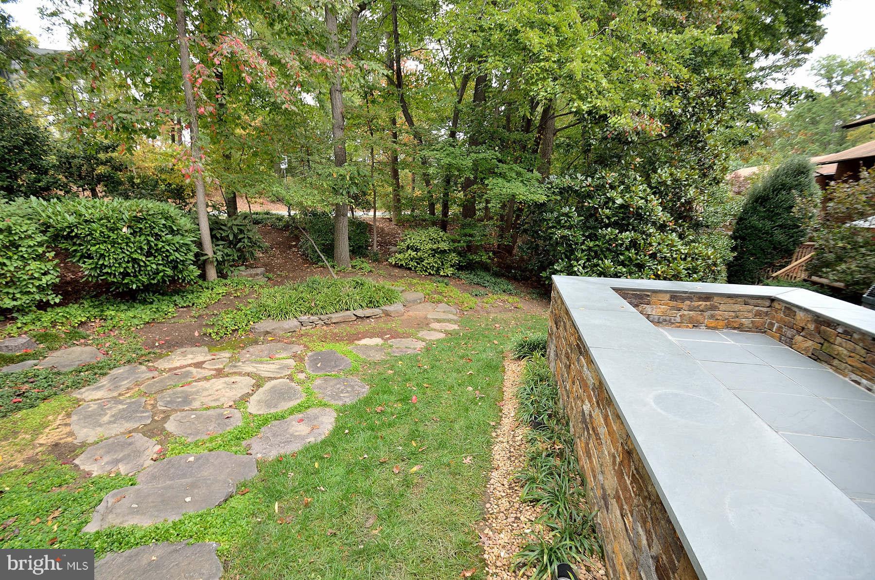 11528 Sunder Court Reston, VA 20190 - Photo 23 of 25 Exterior (General)