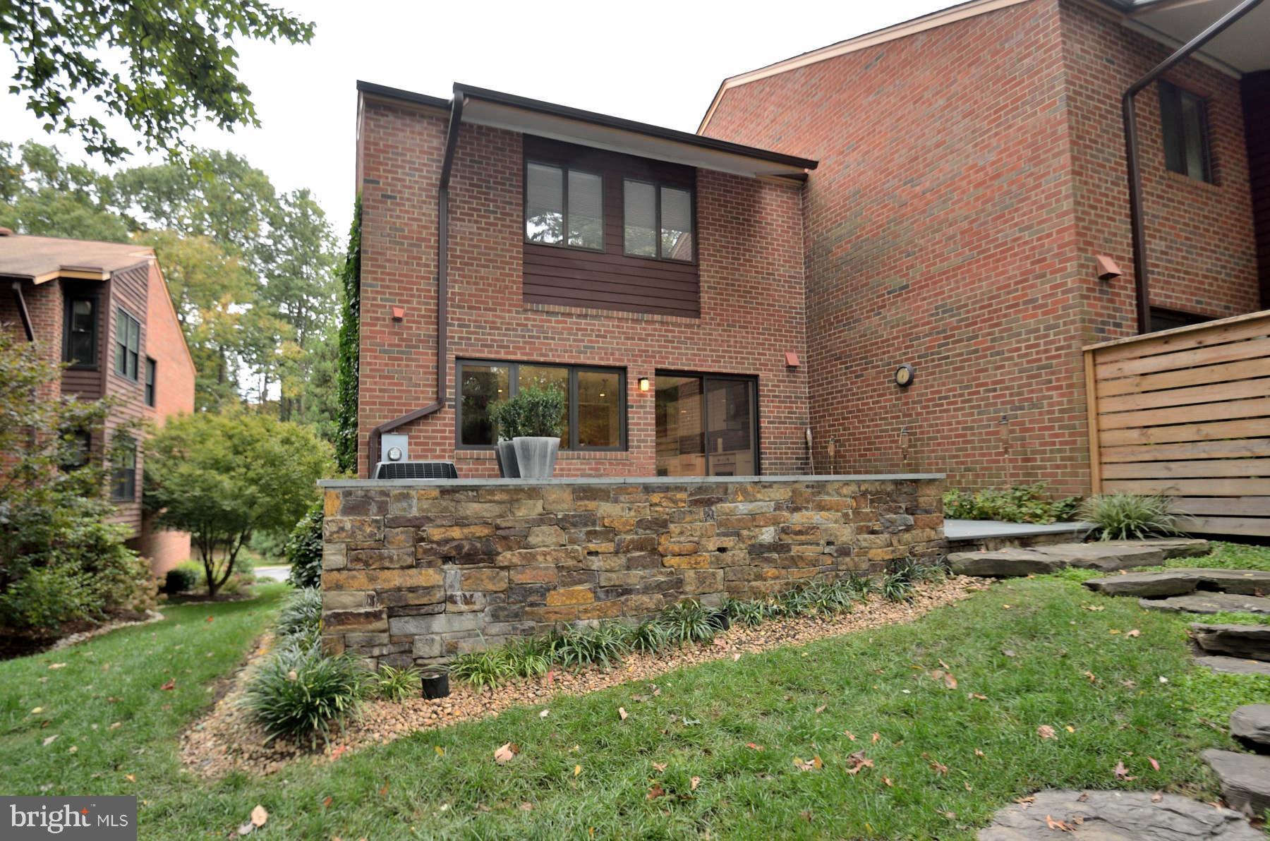 11528 Sunder Court Reston, VA 20190 - Photo 25 of 25 Exterior (Rear)
