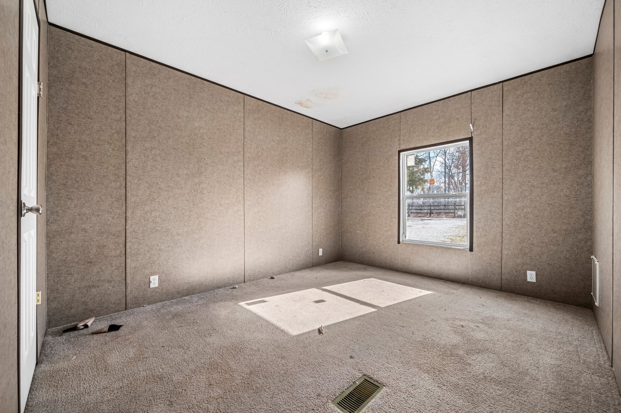 6684 Wesley Ridge Road Lyles, TN 37098 - Photo 23 of 37 an empty room with windows