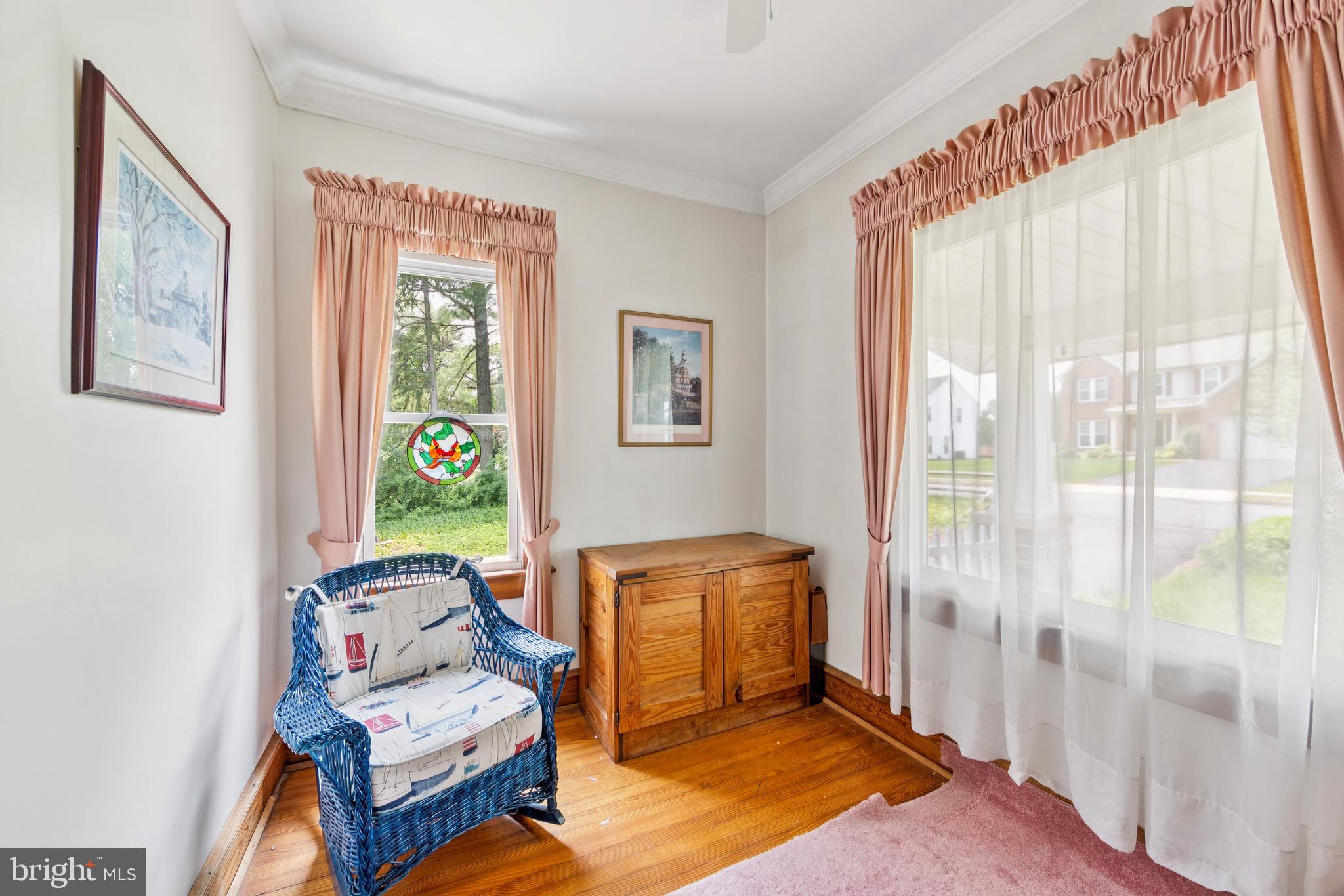 615 Convent Road Aston, PA 19014 - Photo 12 of 39 a living room with furniture and a rug