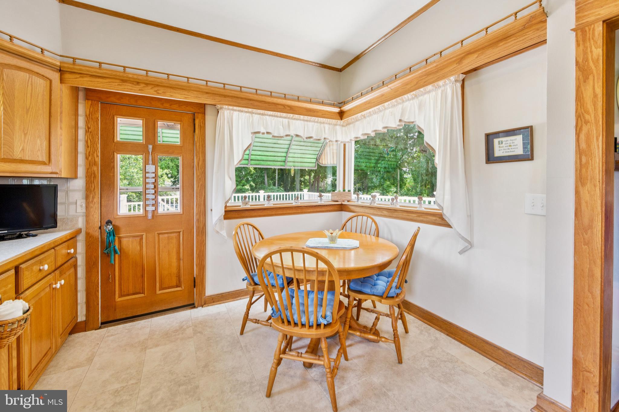 615 Convent Road Aston, PA 19014 - Photo 18 of 39 a dining room with furniture and windows
