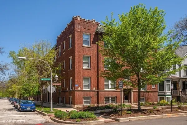 $2,700 | 3007 North Clifton Avenue, Unit 302, Chicago, IL 60657
